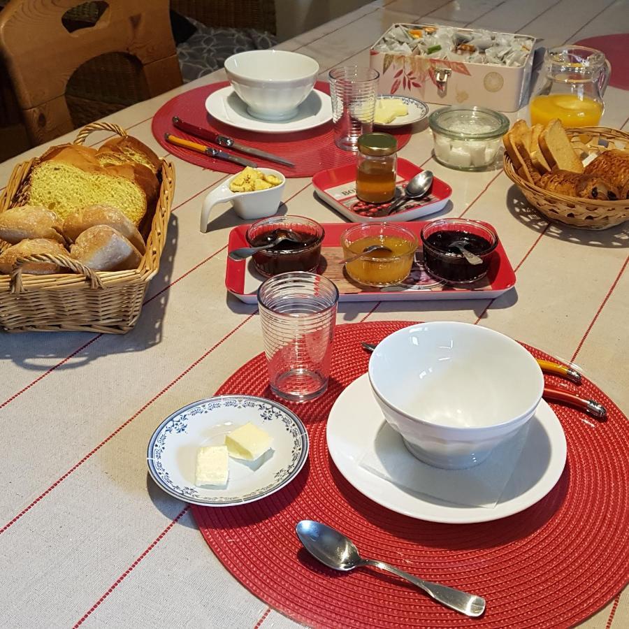 La Grange Des Roches Roses Bed & Breakfast Anchenoncourt-et-Chazel Bagian luar foto