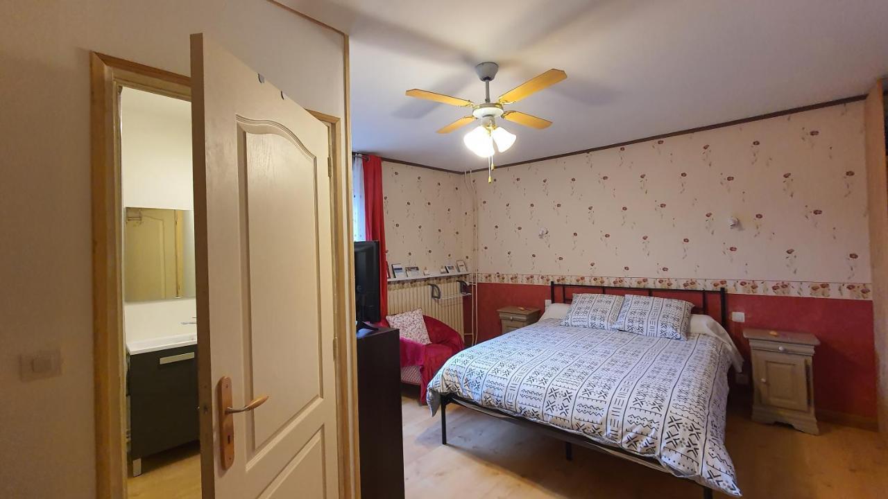 La Grange Des Roches Roses Bed & Breakfast Anchenoncourt-et-Chazel Bagian luar foto